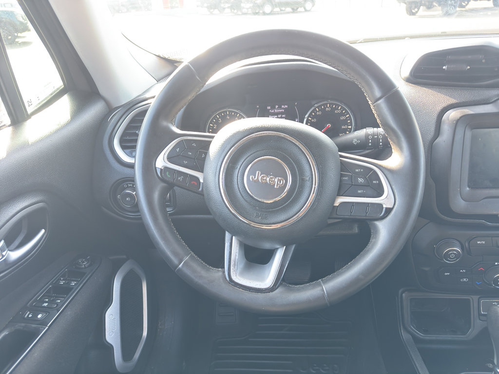 Used 2020 Jeep Renegade Latitude FWD image 13