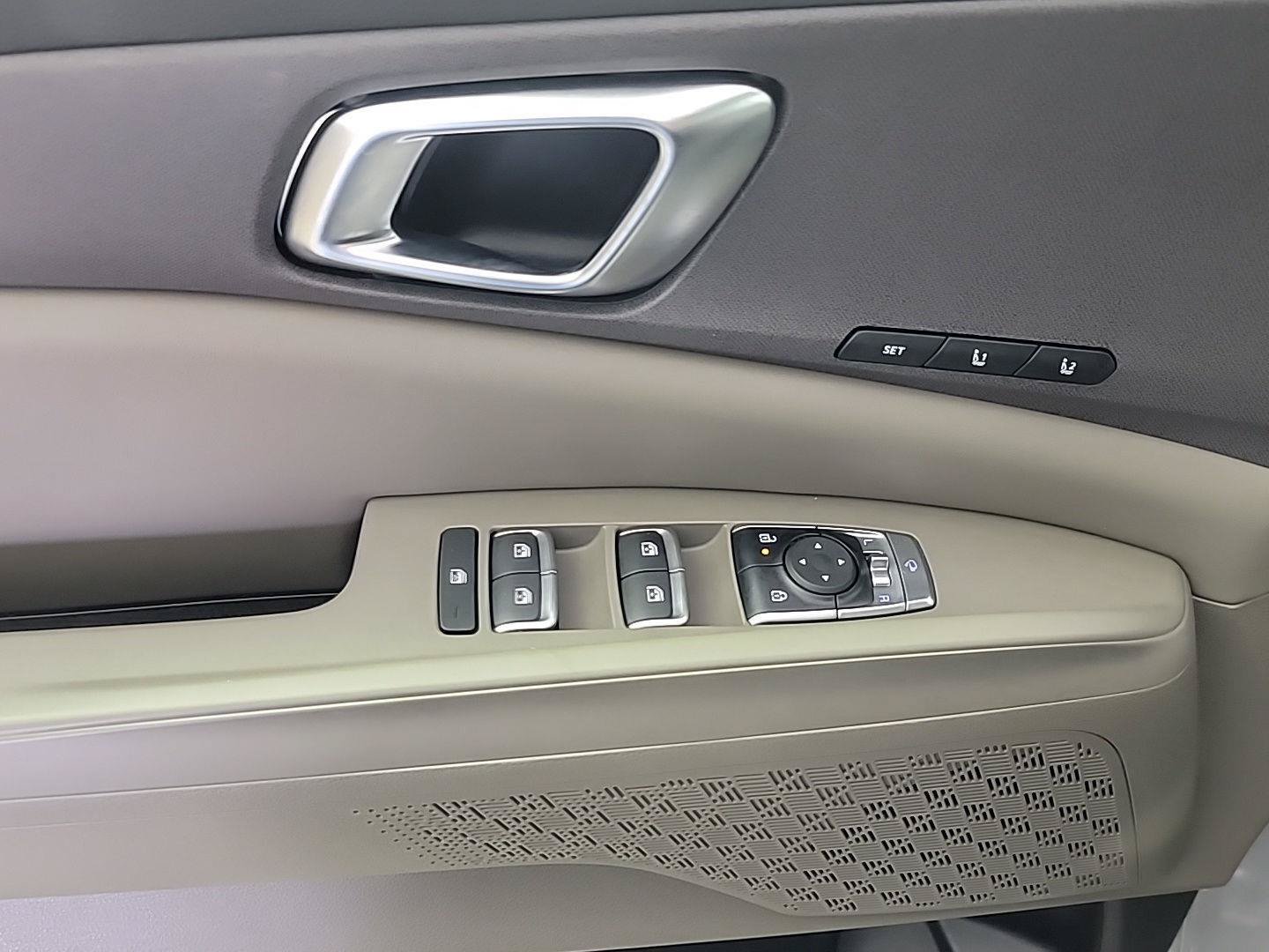 Used 2026 Kia Carnival SX FWD image 39