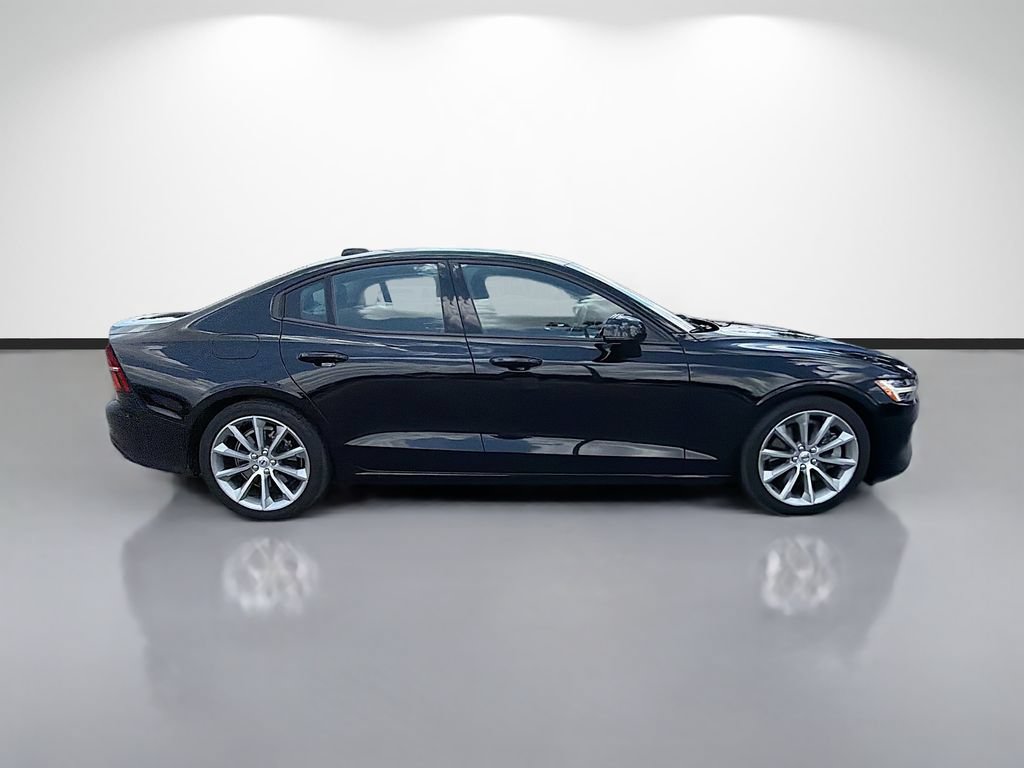 Used 2020 Volvo S60 T6 Momentum w/ Protection Package Premier AWD/4WD image 2