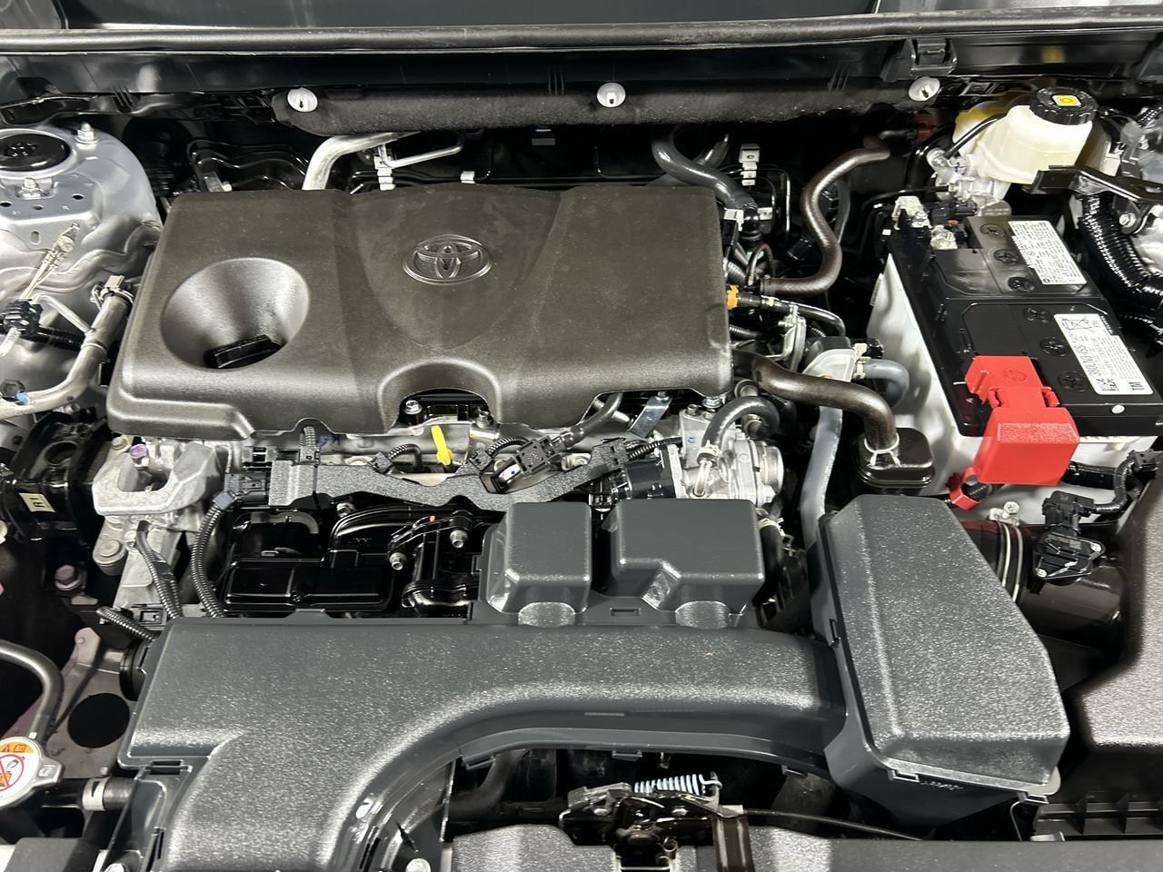 Used 2025 Toyota RAV4 XLE FWD image 11