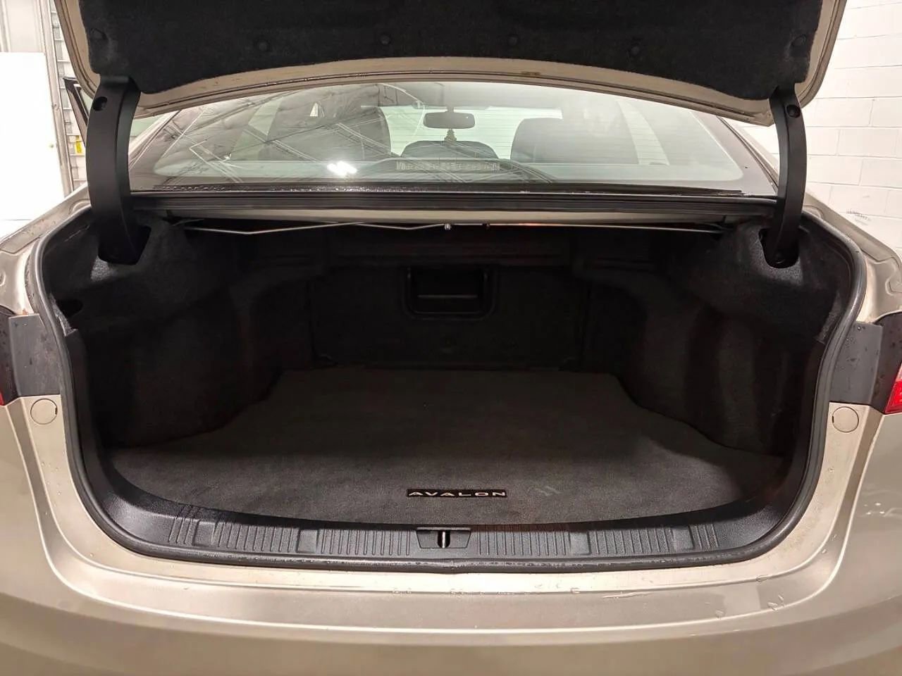 Used 2014 Toyota Avalon XLE Touring image 36