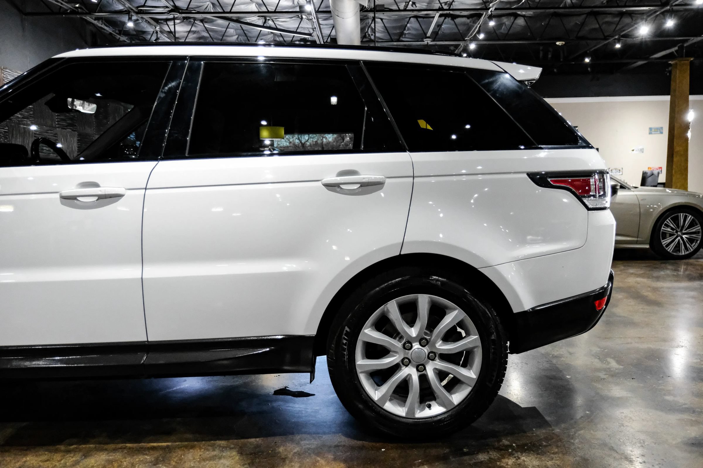 Used 2017 Land Rover Range Rover Sport HSE AWD/4WD image 15