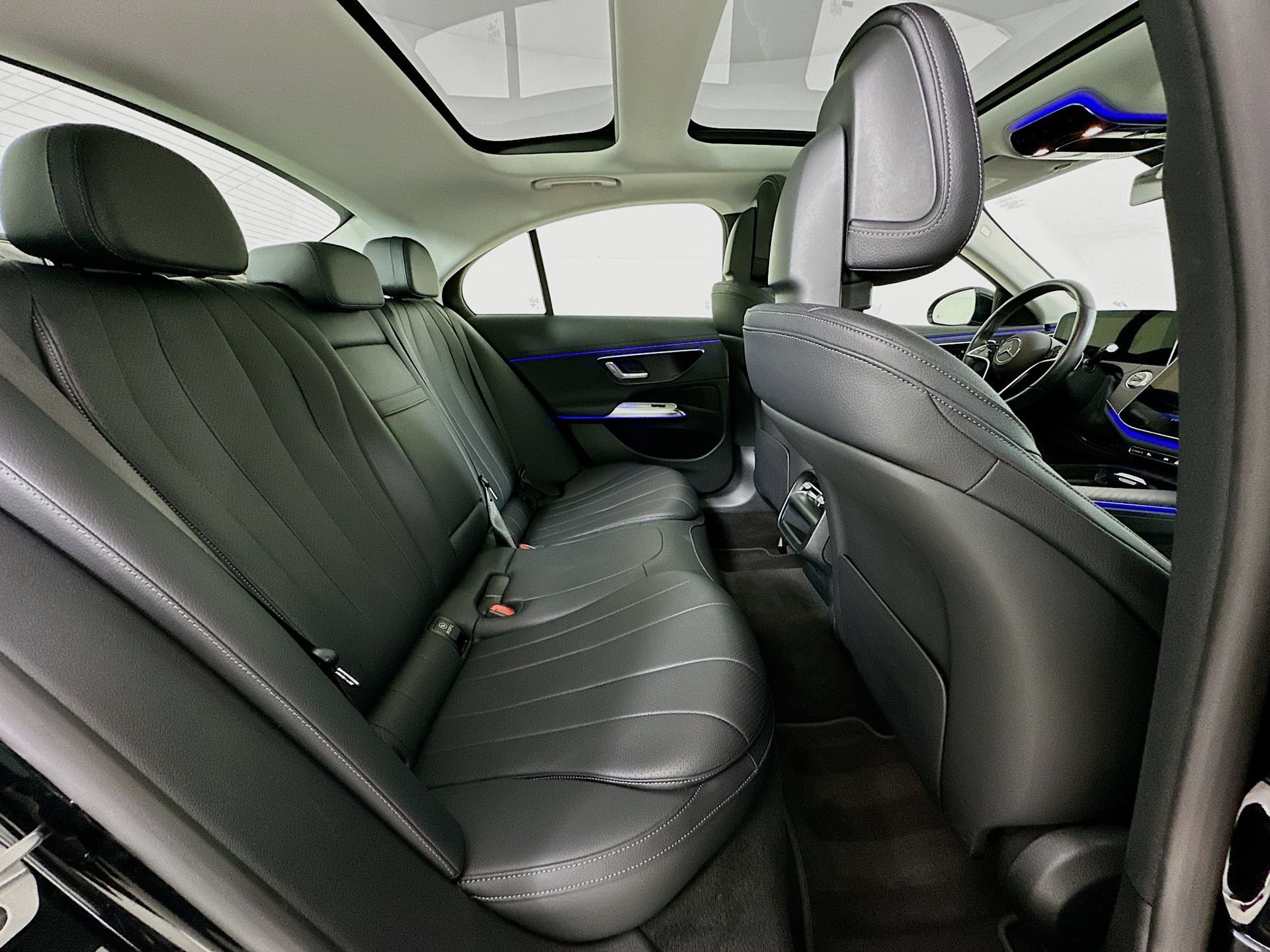 Certified 2025 Mercedes-Benz E 350 4MATIC Sedan image 30