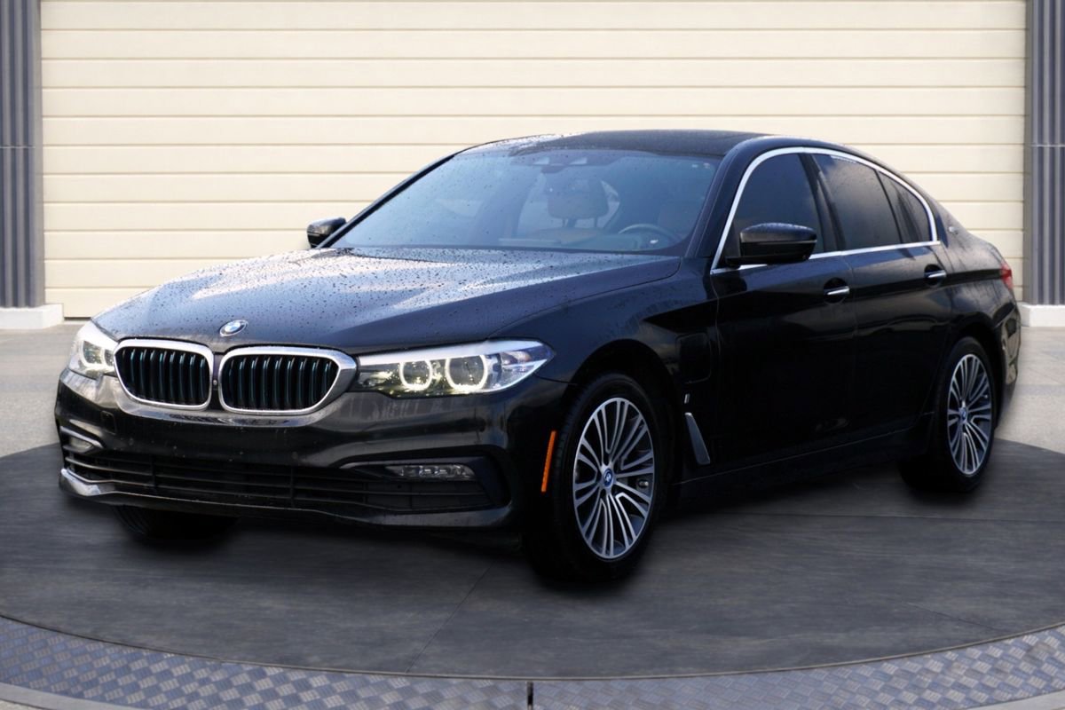 Used 2018 BMW 530e xDrive image 3