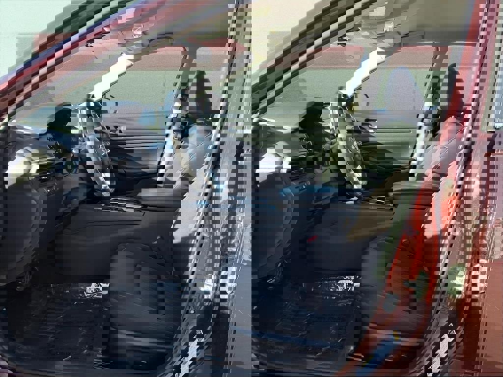 Used 2024 Nissan Altima 2.5 SV image 14