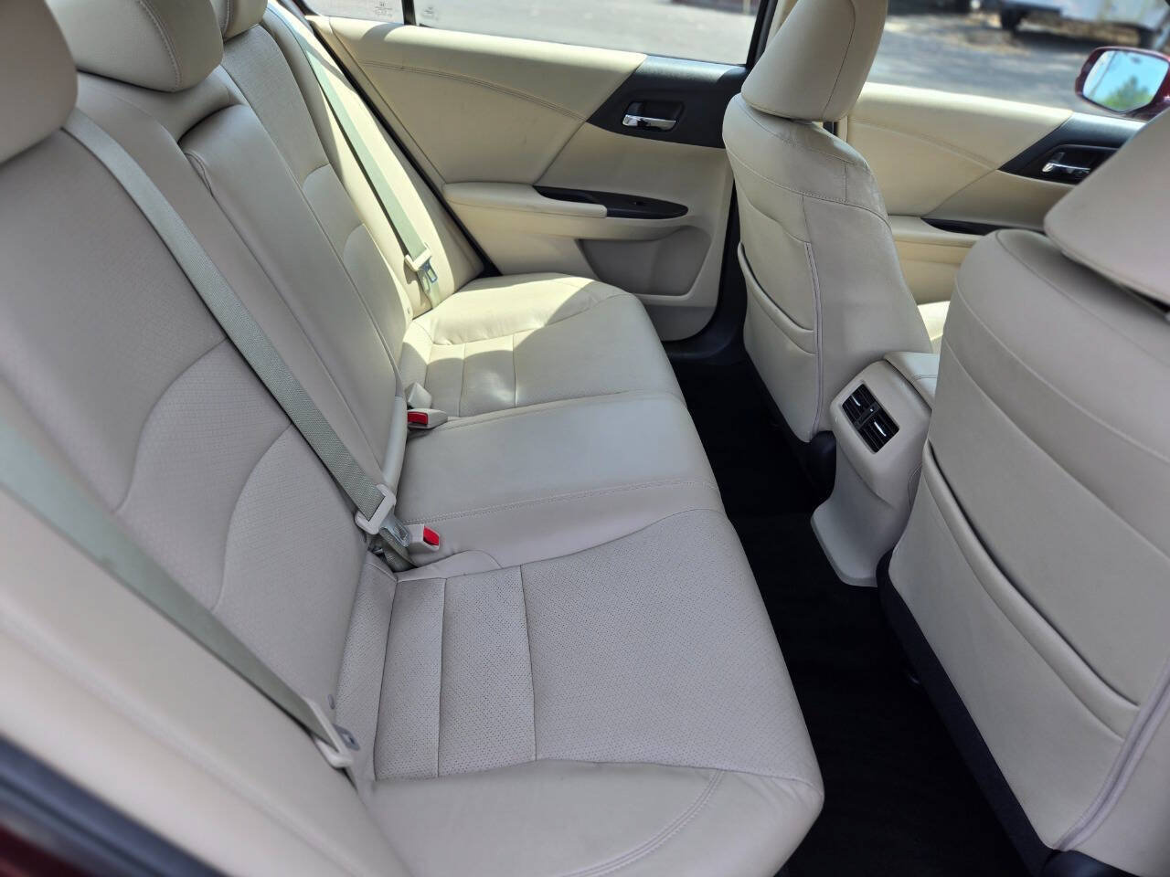Used 2015 Honda Accord EX-L image 26
