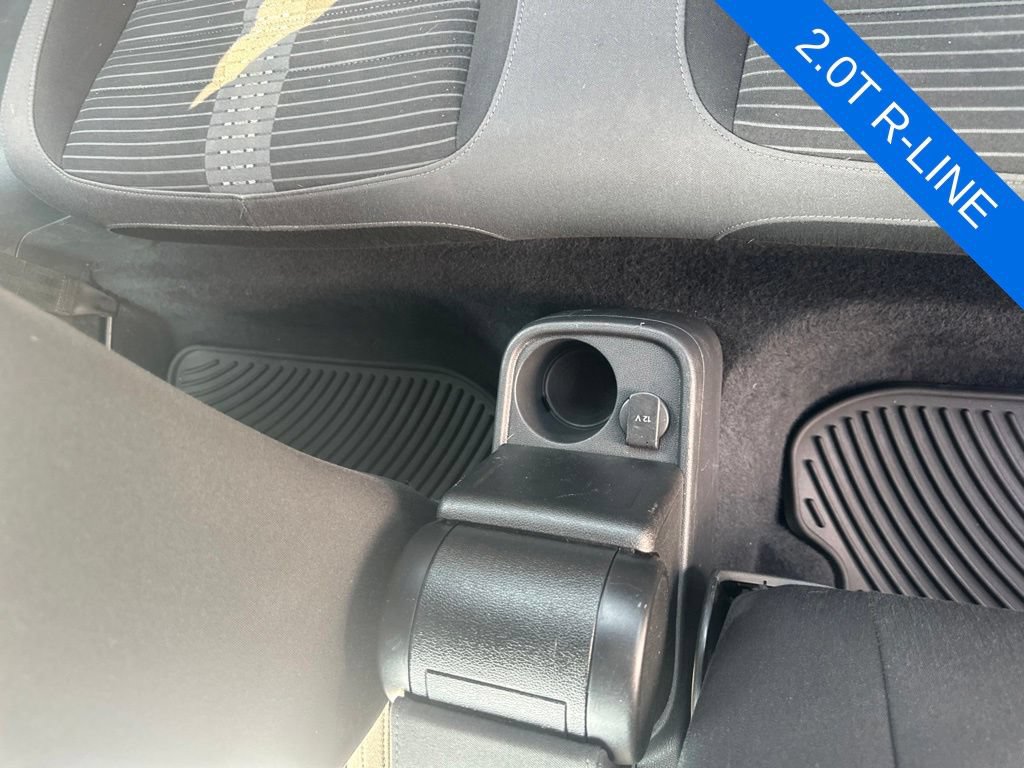 Used 2014 Volkswagen Beetle R-Line FWD image 29