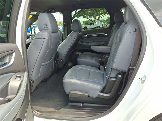 Used 2023 Buick Enclave Essence image 17