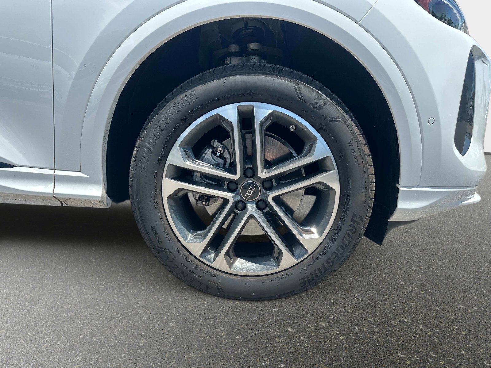 Used 2025 Audi Q5 Premium w/ Convenience Package AWD/4WD image 5