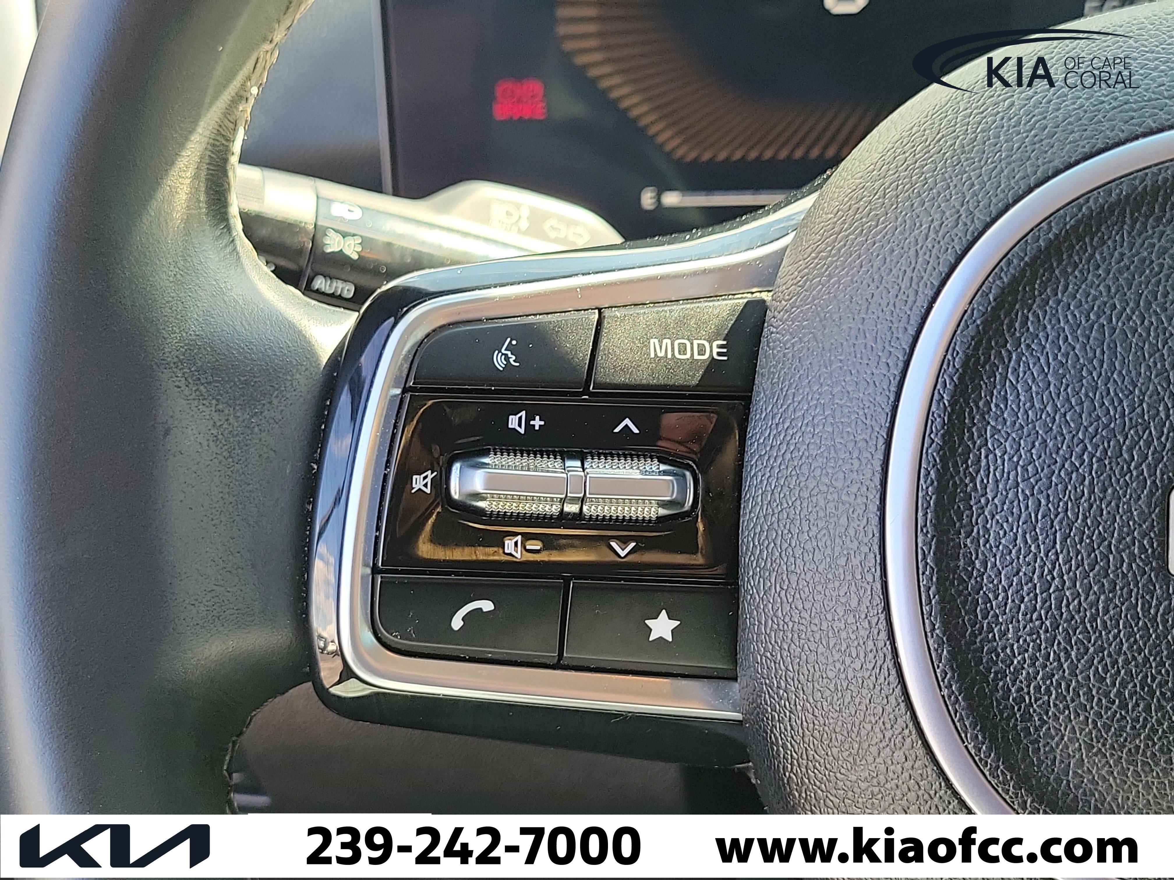 Certified 2024 Kia Sorento S FWD image 25