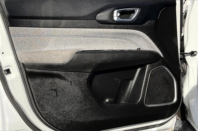 Used 2024 Jeep Compass Latitude image 24