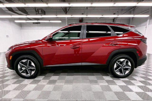 Used 2025 Hyundai Tucson SEL AWD/4WD image 14