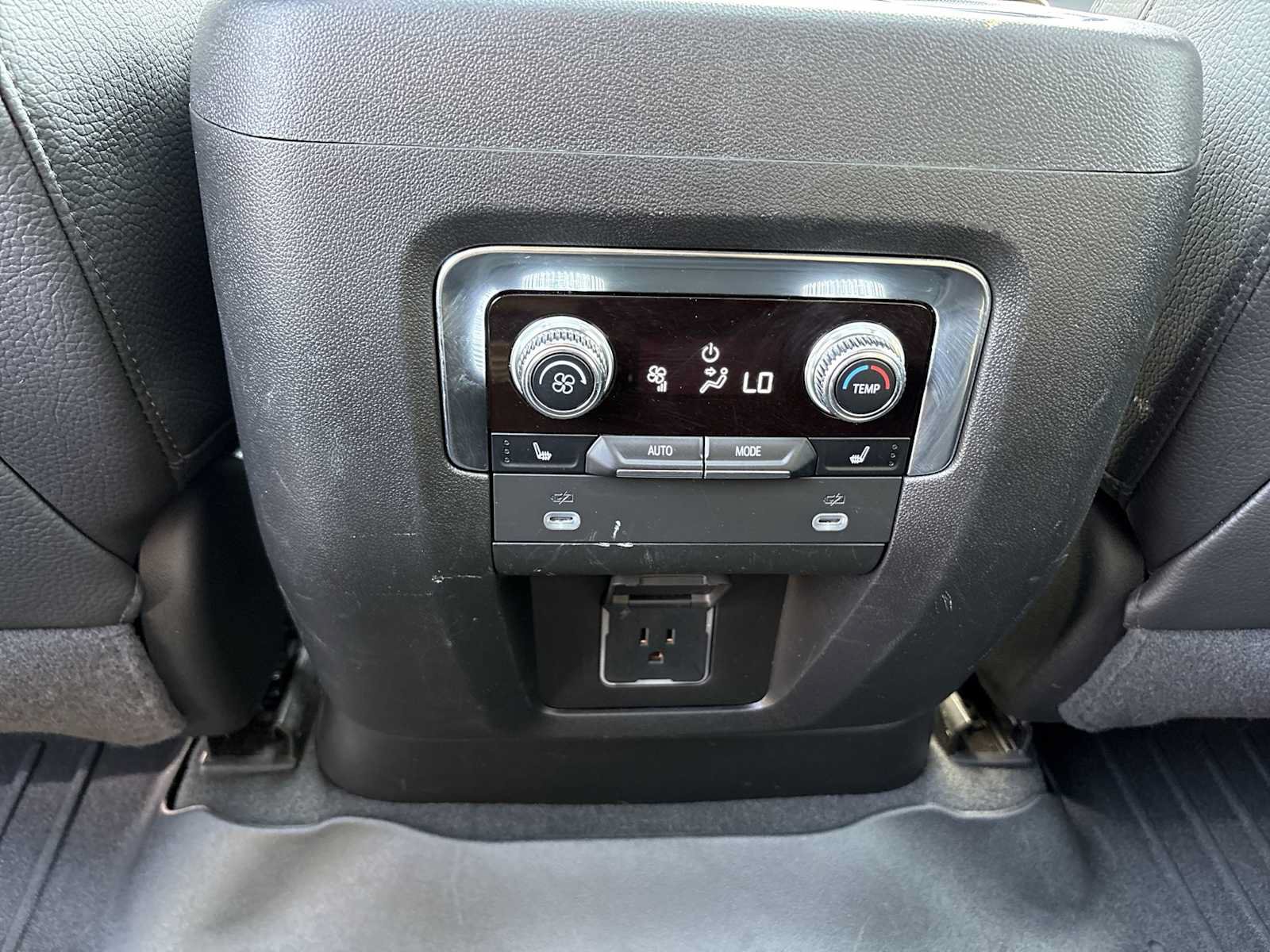 Used 2023 GMC Yukon Denali AWD/4WD image 22