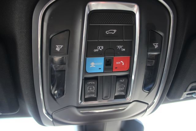 Used 2023 Jeep Grand Cherokee Altitude image 12