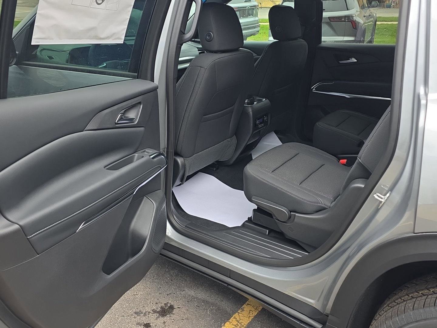 New 2026 Chevrolet Traverse LT image 23