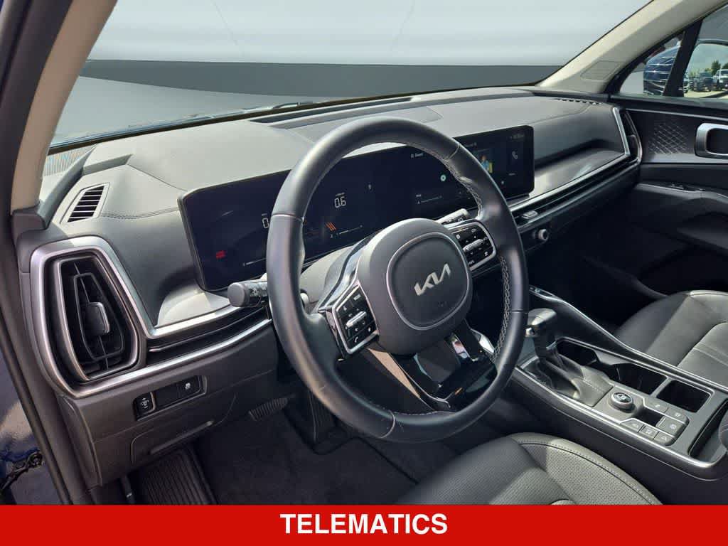 Used 2025 Kia Sorento S FWD image 2