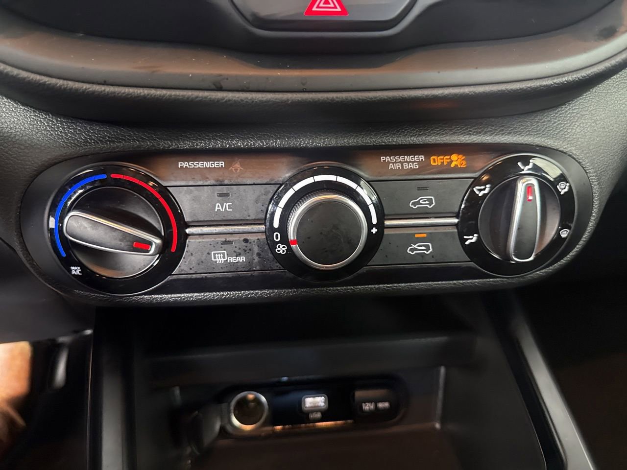 Used 2025 Kia Soul LX FWD image 16