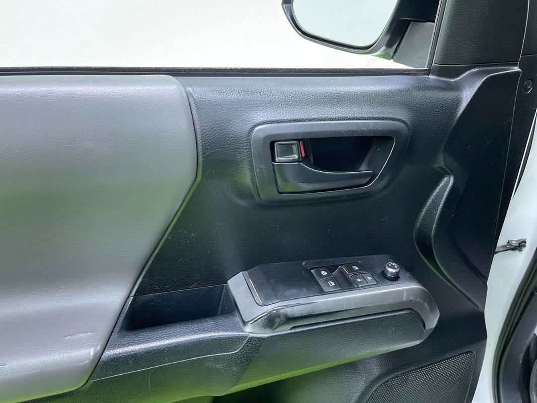 Used 2017 Toyota Tacoma SR5 image 17