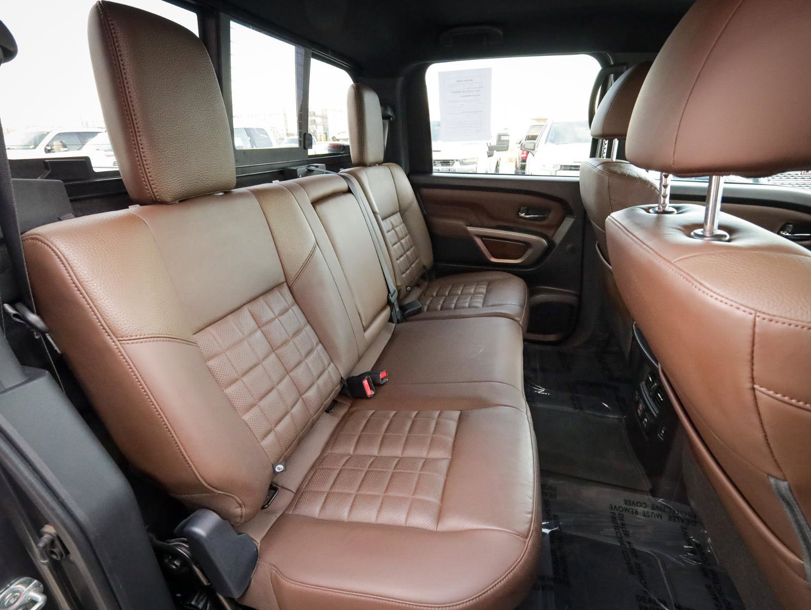 Used 2022 Nissan Titan Platinum Reserve image 27