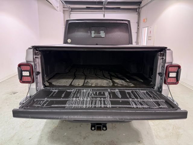 Used 2020 Jeep Gladiator Overland AWD/4WD image 8