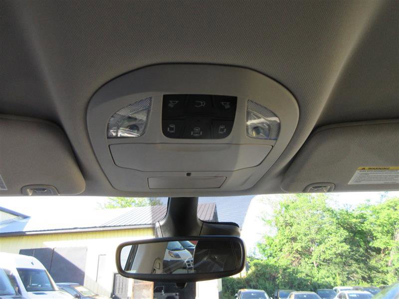 Used 2023 Chrysler Pacifica Touring-L FWD image 21