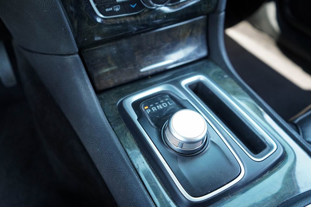 Used 2019 Chrysler 300 Limited w/ Safetytec Plus Group image 31