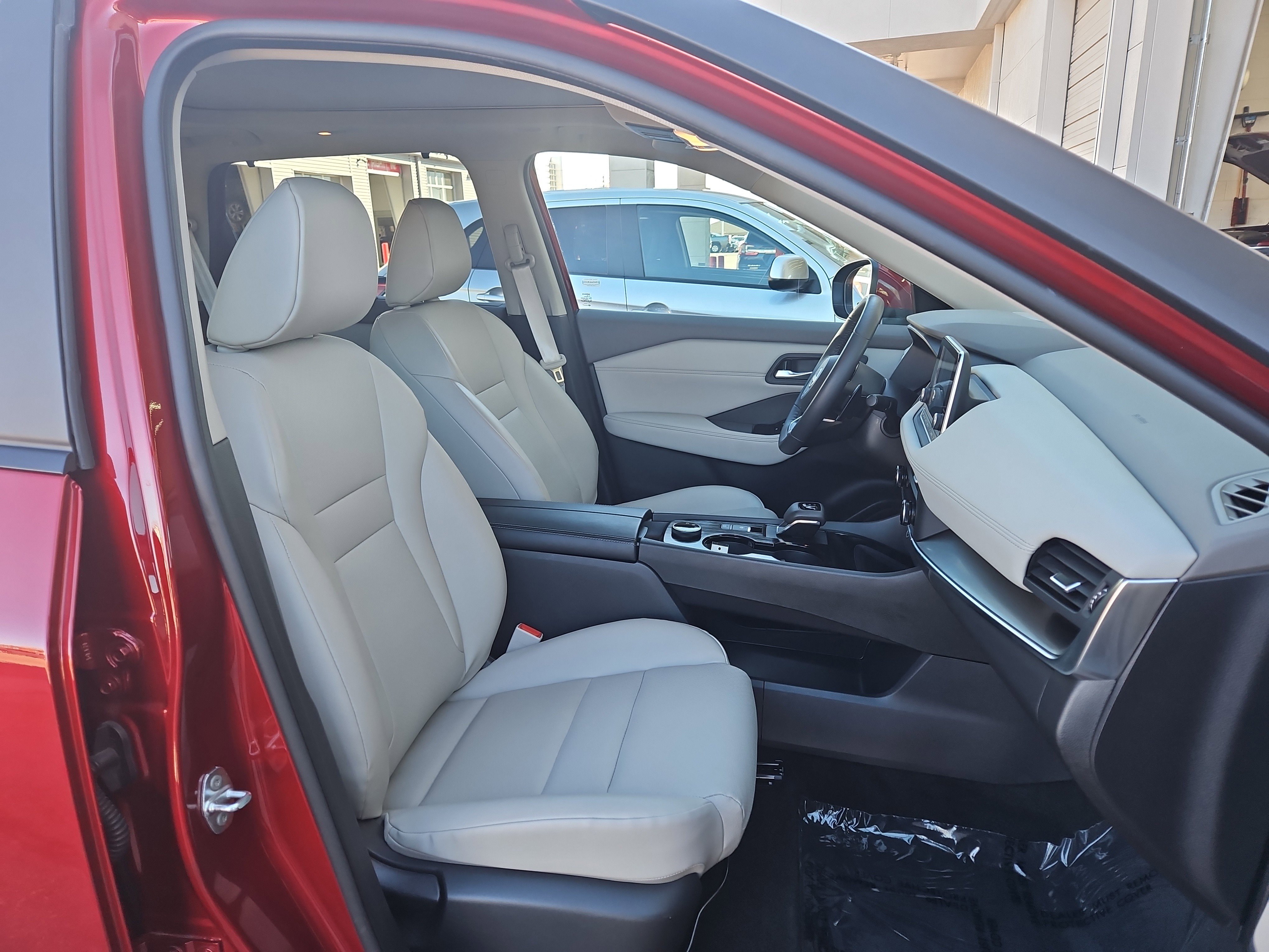 Used 2023 Nissan Rogue SV w/ SV Premium B Package AWD/4WD image 9