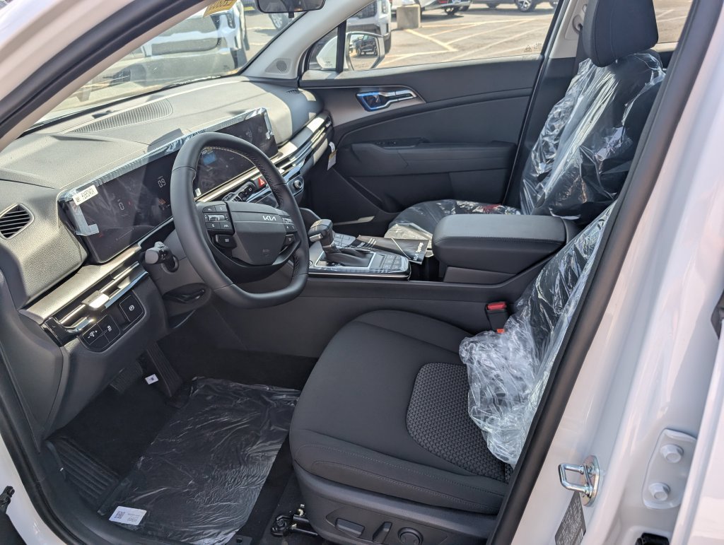 New 2026 Kia Sportage LX w/ LX Convenience Package AWD/4WD image 13