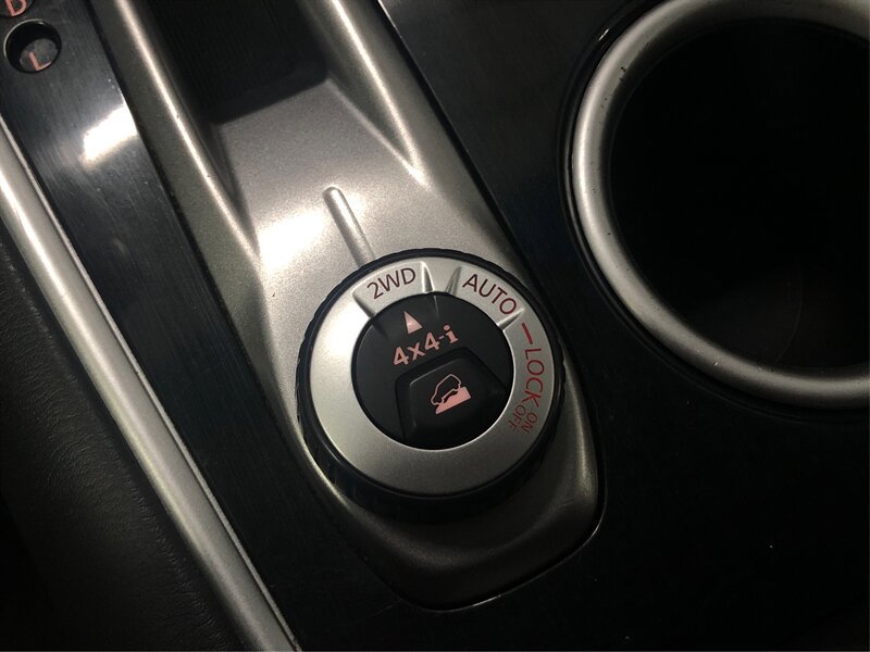 Used 2016 Nissan Pathfinder SV w/ SV Cold Weather Package AWD/4WD image 23