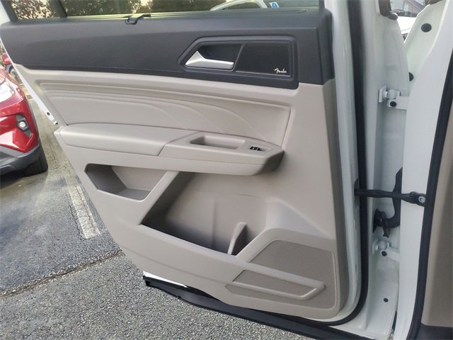 Used 2021 Volkswagen Atlas SEL Premium image 13