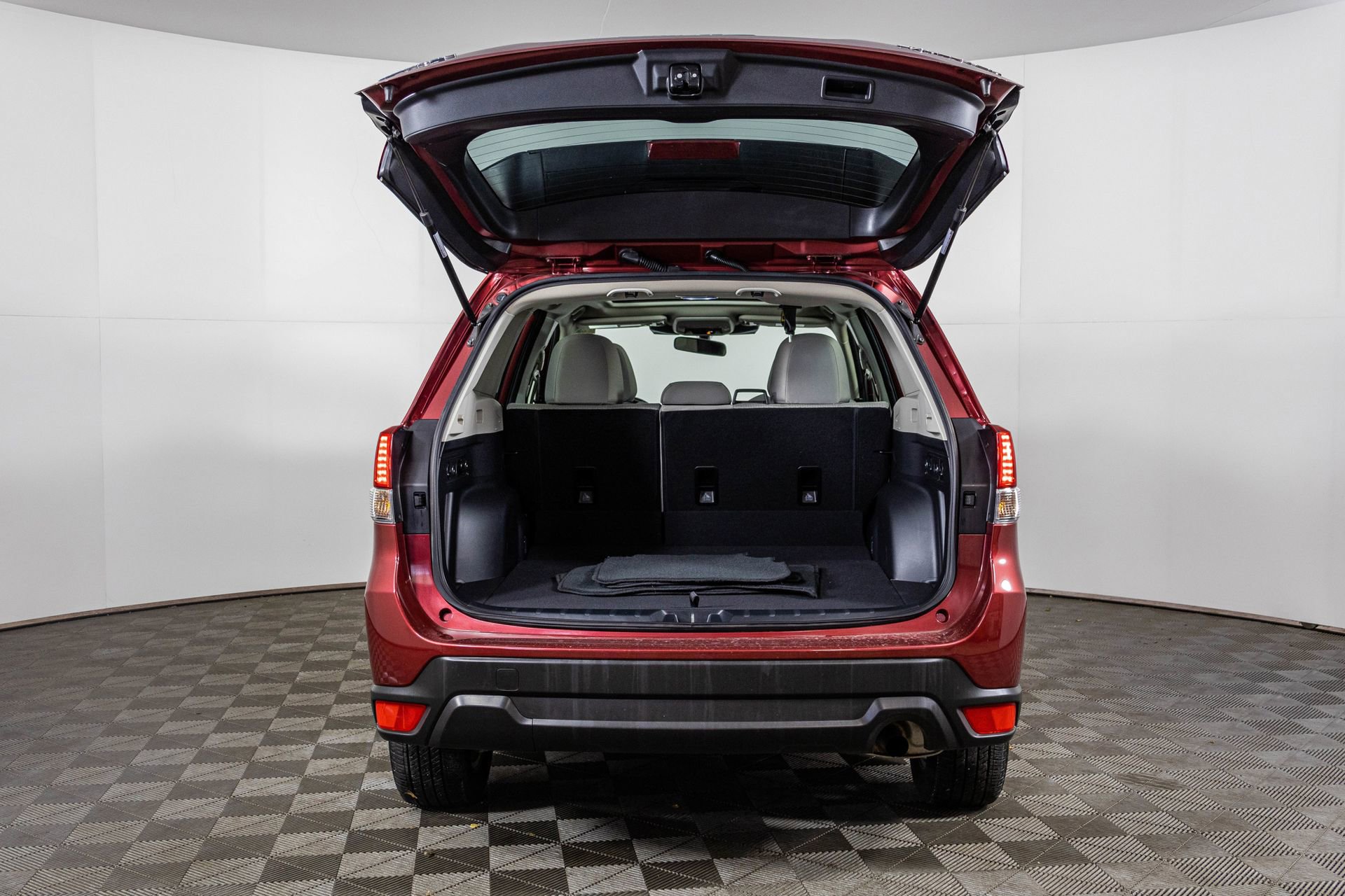 Used 2023 Subaru Forester Premium image 40