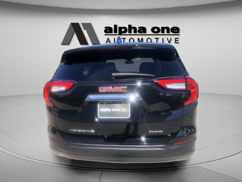 Used 2024 GMC Terrain SLE AWD/4WD image 8