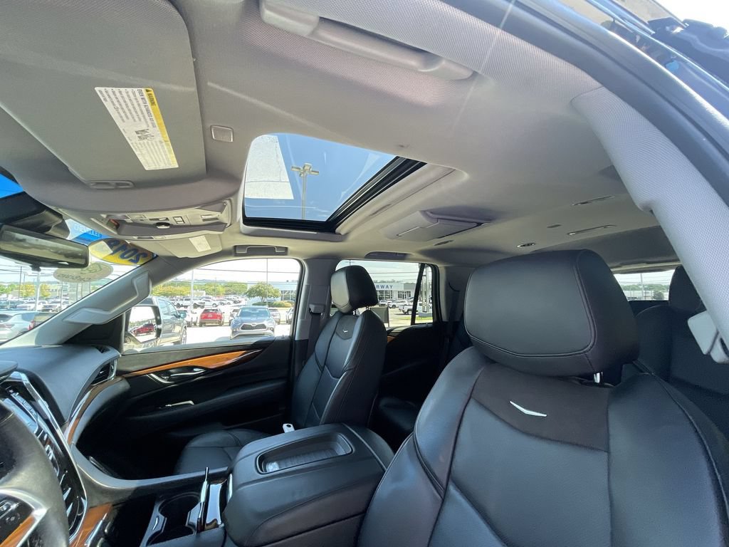 Certified 2018 Cadillac Escalade Premium Luxury AWD/4WD image 18