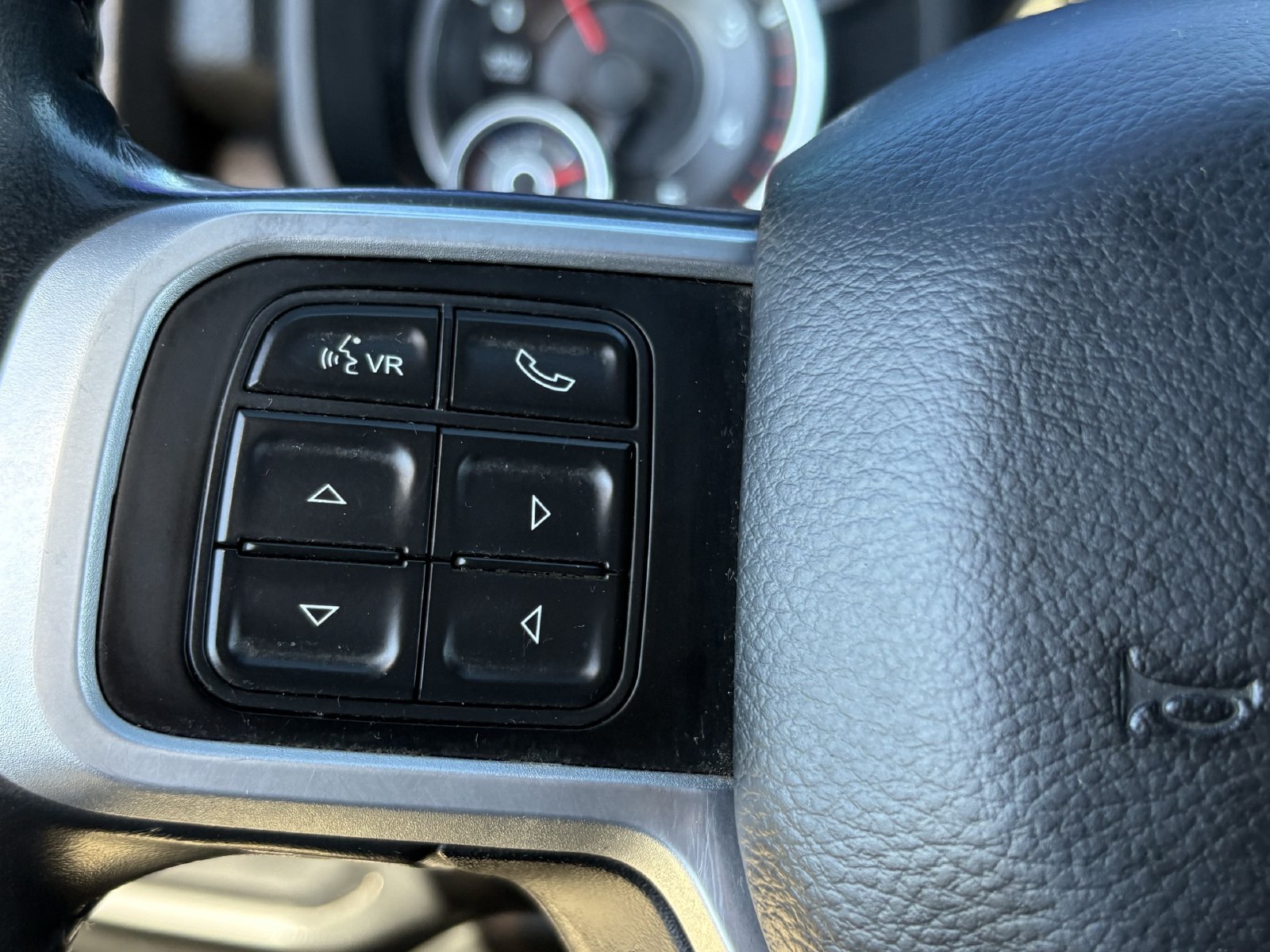 Used 2020 RAM 2500 Big Horn w/ Night Edition AWD/4WD image 38