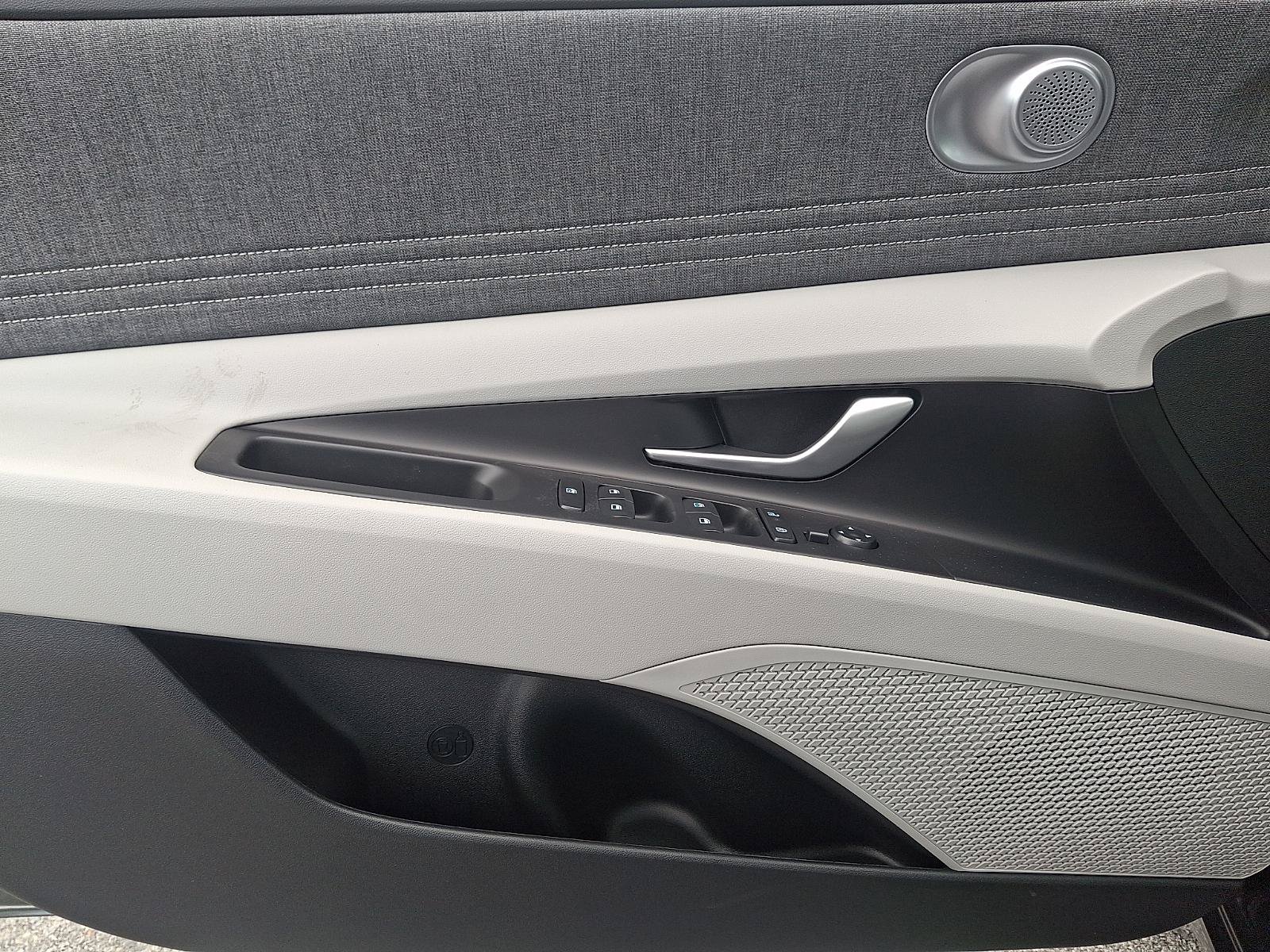 New 2026 Hyundai Elantra SEL Sport FWD image 8