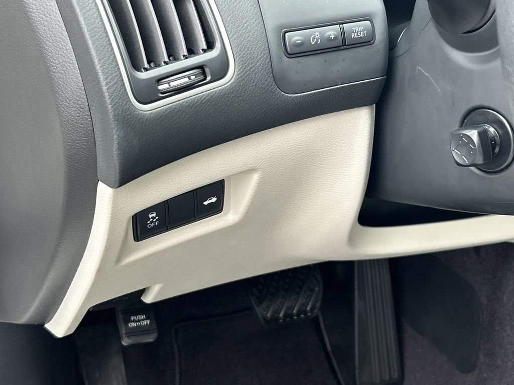 Certified 2023 INFINITI Q50 Sensory image 17