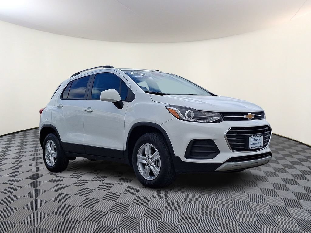 Used 2022 Chevrolet Trax LT w/ LT Convenience Package AWD/4WD image 1