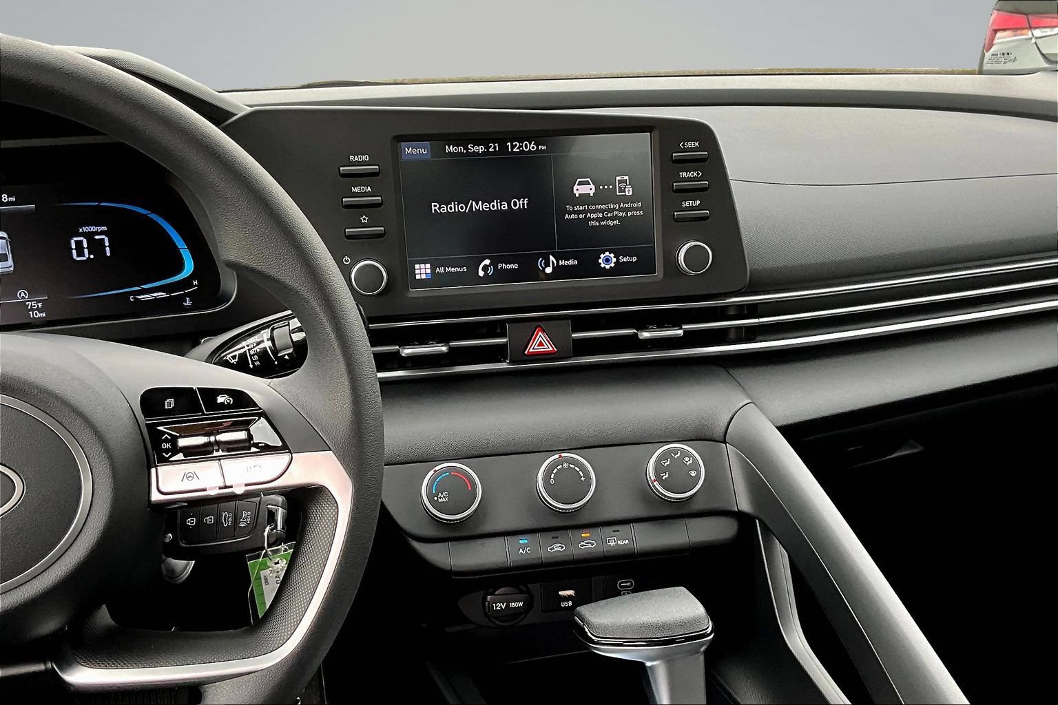 New 2026 Hyundai Elantra SE FWD image 6