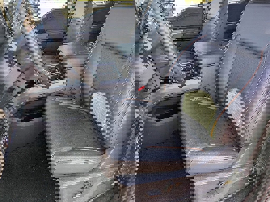 New 2026 Ford F250 Lariat w/ FX4 Off-Road Package image 16