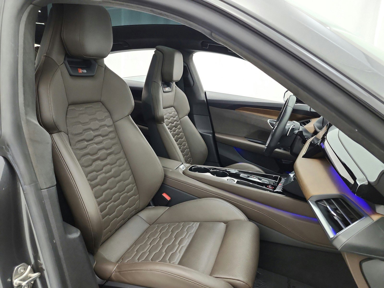 Used 2022 Audi RS e-tron GT image 19