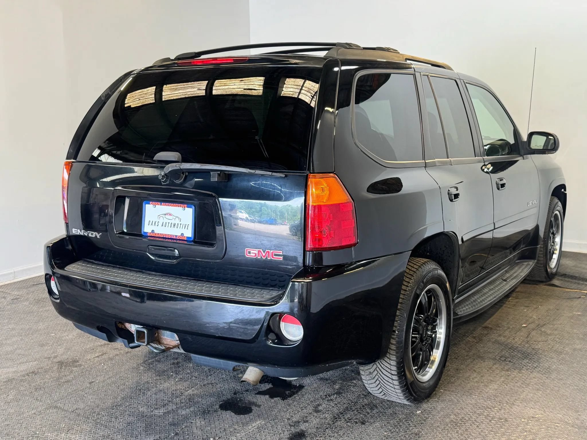Used 2007 GMC Envoy Denali AWD/4WD image 6