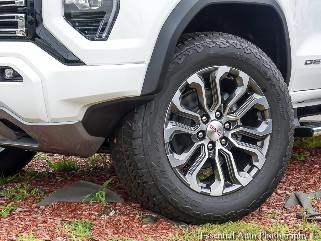 New 2026 GMC Canyon Denali w/ LPO, Black Badging Package AWD/4WD image 5