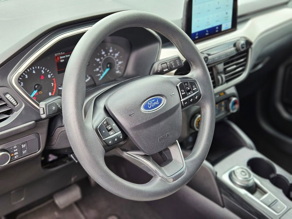 Used 2022 Ford Escape SE image 19