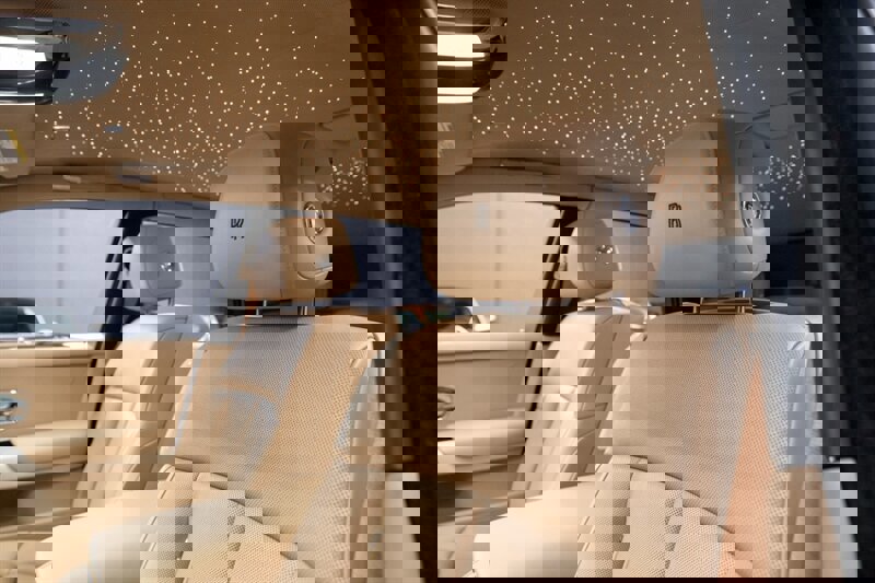 Used 2019 Rolls-Royce Phantom Sedan image 38