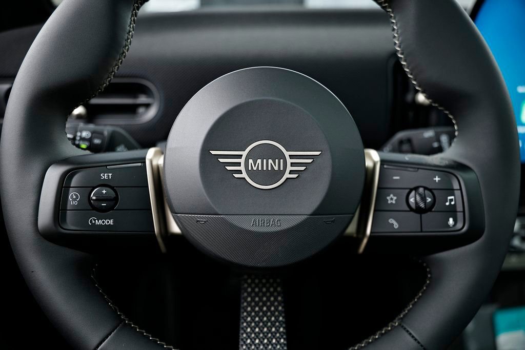 New 2026 MINI Cooper 2-Door Hardtop FWD image 31