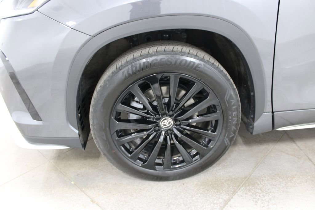 Used 2025 Toyota Highlander XSE image 41