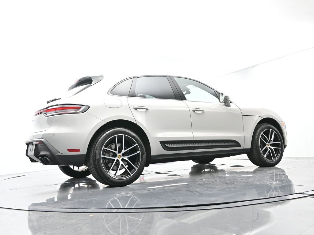 Certified 2025 Porsche Macan AWD/4WD image 50