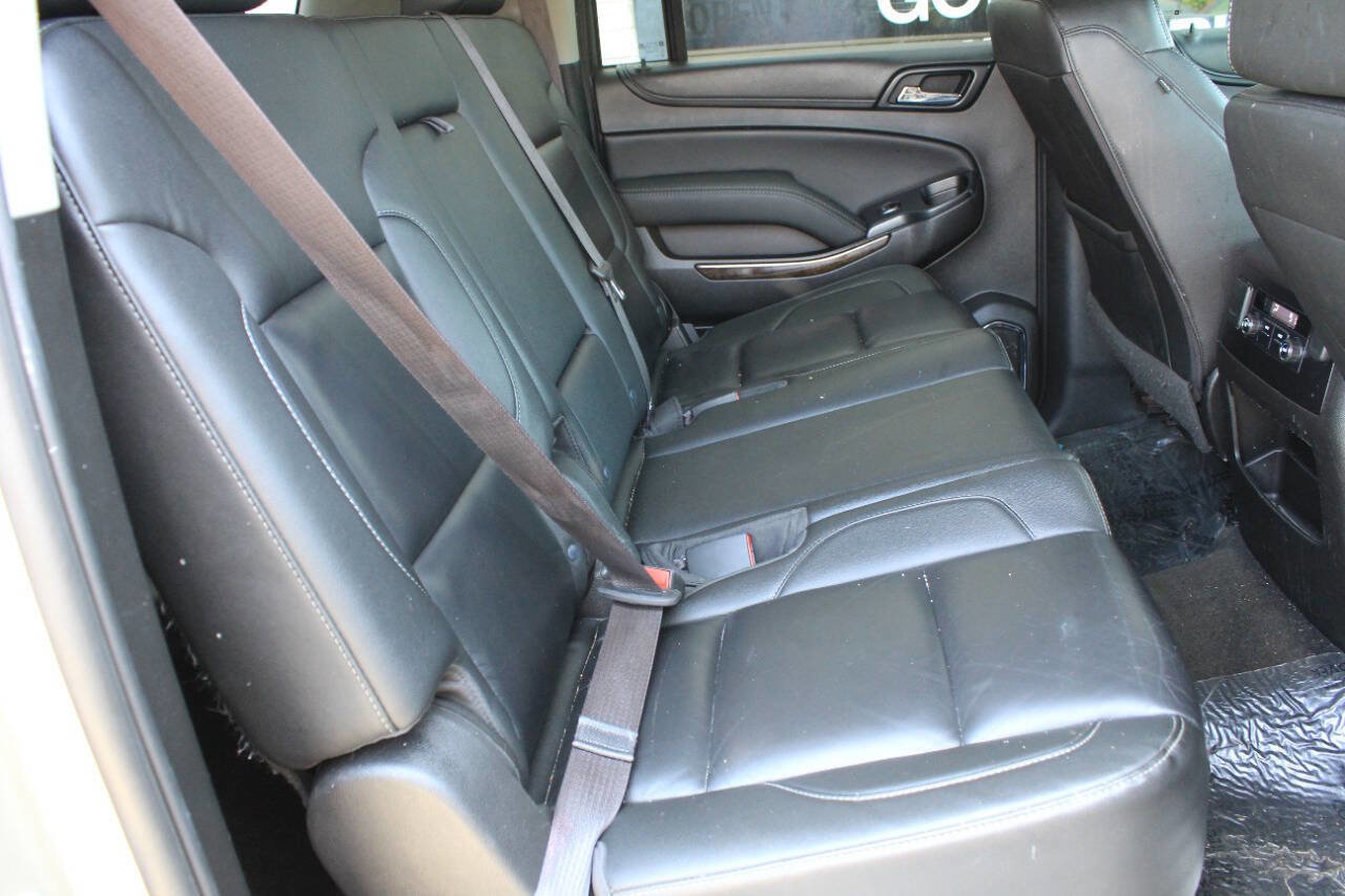 Used 2017 Chevrolet Suburban LT image 18