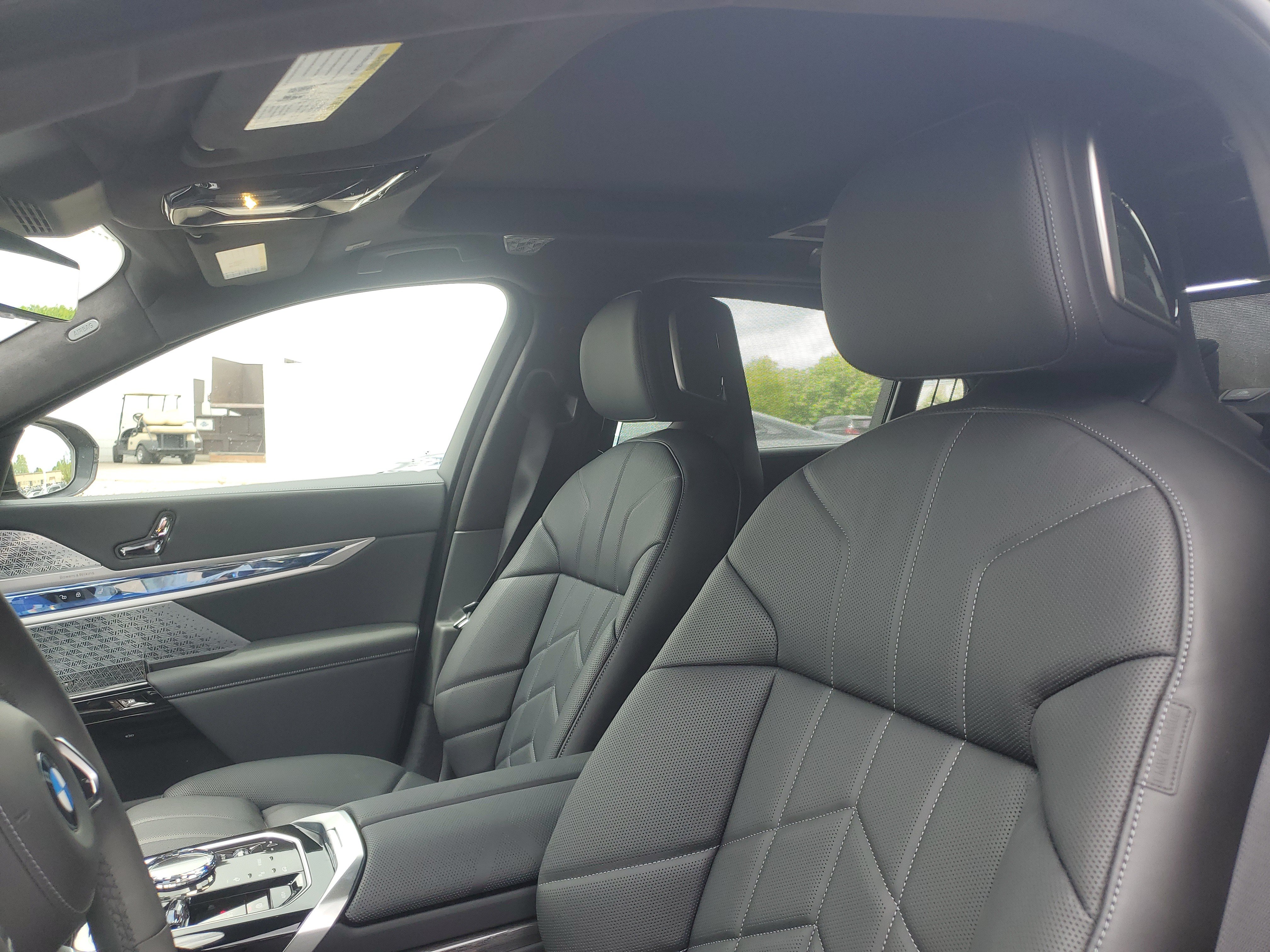 New 2026 BMW 760i xDrive w/ Executive Package AWD/4WD image 7