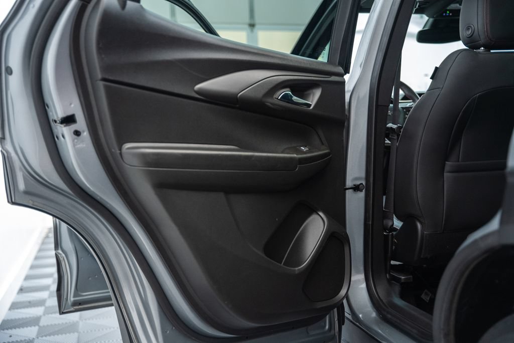 Used 2023 Chevrolet TrailBlazer RS w/ Sun and Liftgate Package FWD image 41
